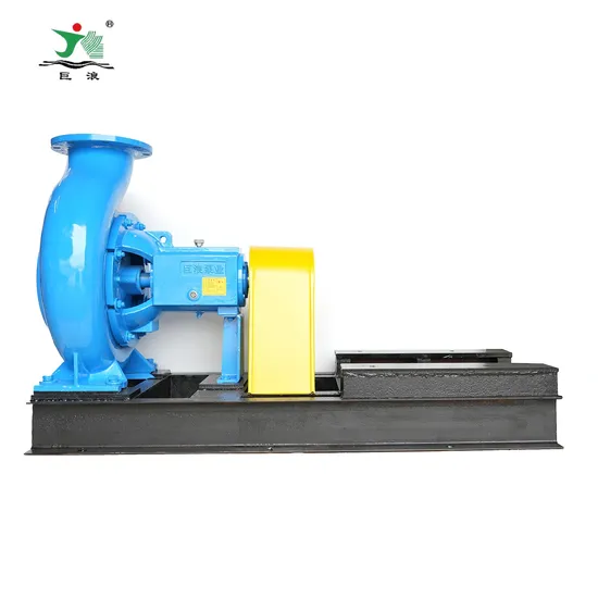 Центробежный водяной насос высокого давления с рабочим колесом. Центробежный водяной насос с ременным приводом для орошения.